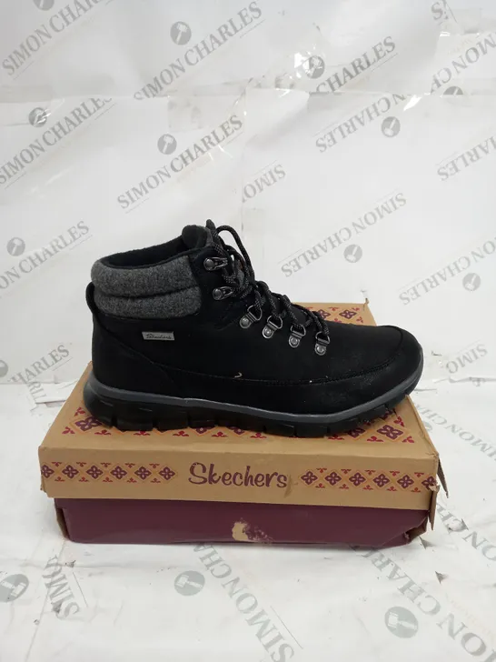 BOXED PAIR OF SKECHERS SYNERGY WARM TECH BOOTS IN BLACK UK SIZE 8