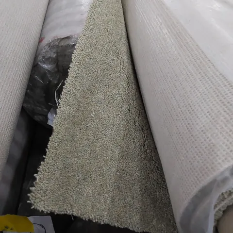 ROLL OF QUALITY CARPET // SIZE UNSPECIFIED 