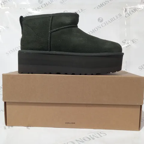 BOXED PAIR OF UGG CLASSIC ULTRA MINI PLATFORM SHOES IN FOREST GREEN UK SIZE 6