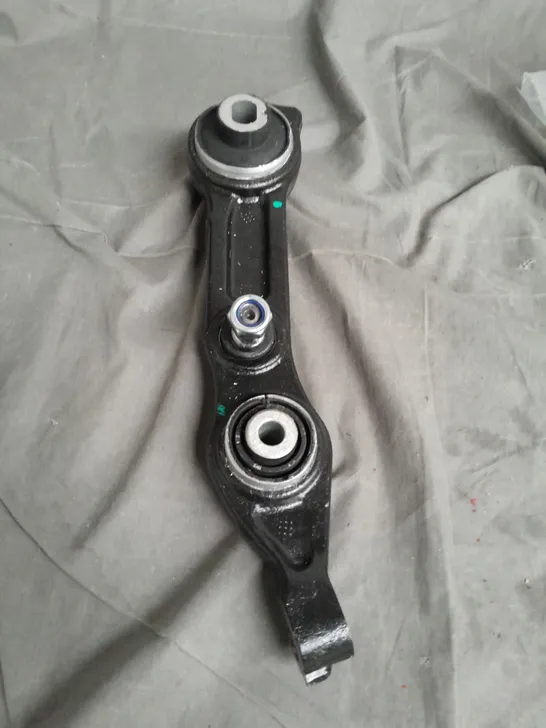 MERCEDES BENZ FRONT LOWER RIGHT CONTROL ARM 