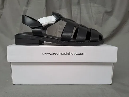 BOXED PAIR OF DREAM PAIRS SANDALS IN BLACK UK SIZE 5