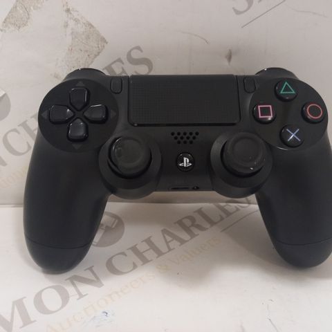 SONY PLAYSTATION CONSOLE CONTROLLER IN BLACK