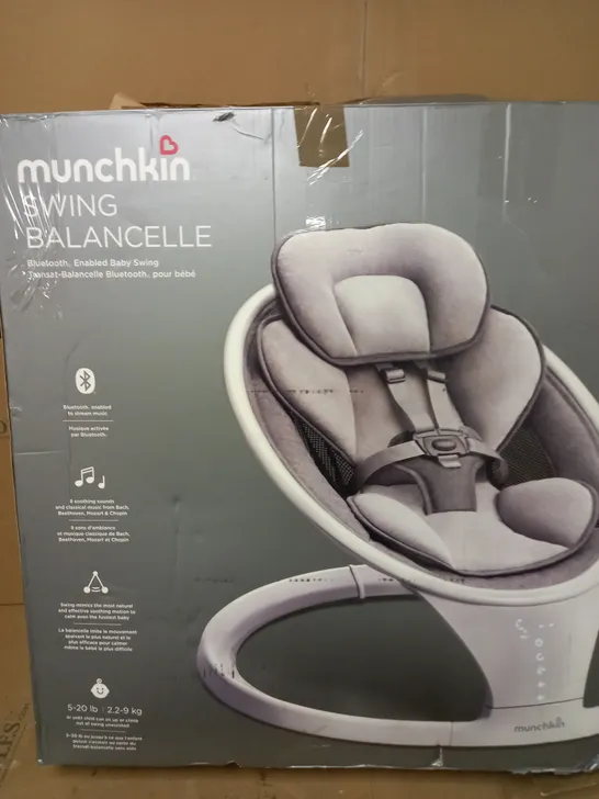 MUNCHKIN BLUETOOTH ENABLED LIGHTWEIGHT BABY SWING