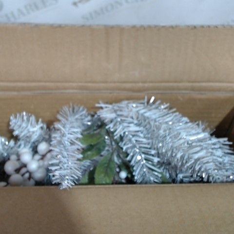SILVER-GREY AND WHITE BERRY 180 CM  CHRISTMAS GARLAND