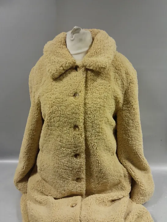 DANNII MINOGUE BUTTONED TEDDY FLEECE COAT SIZE UNSPECIFIED