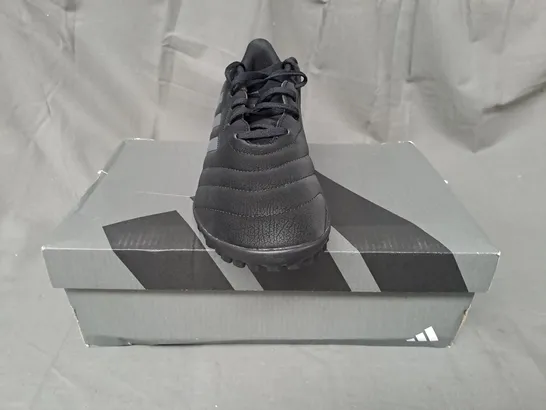 BOXED PAIR OF ADIDAS SHOES IN BLACK UK SIZE 9