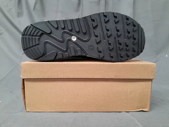 BOX OF APPROXIMATELY 10 BOXED PAIRS OF DESIGNER SHOES IN BLACK - VARIOUS SIZES