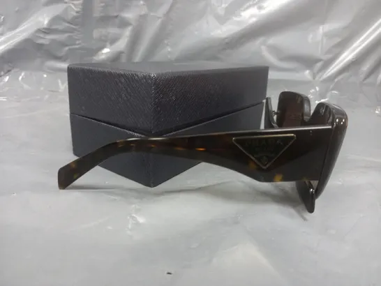 BOXED PRADA IRREGULAR SUNGLASSES 