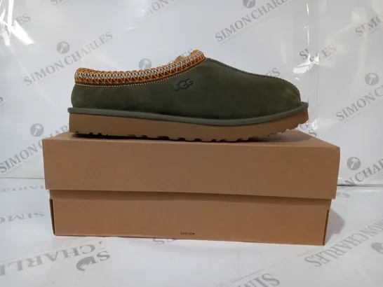 BOXED PAIR OF UGG TASMAN SHOES IN GREEN UK SIZE 8