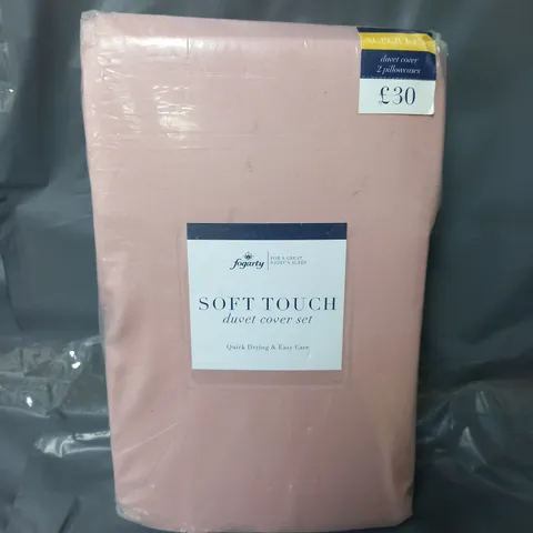 FOGARTY SOFT TOUCH DUVET COVER SET IN PINK - SUPER KING