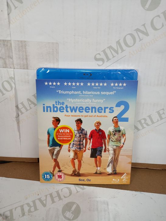 LOT OF APPROX 76 THE INBETWEENERS 2 BLU-RAY DVDS
