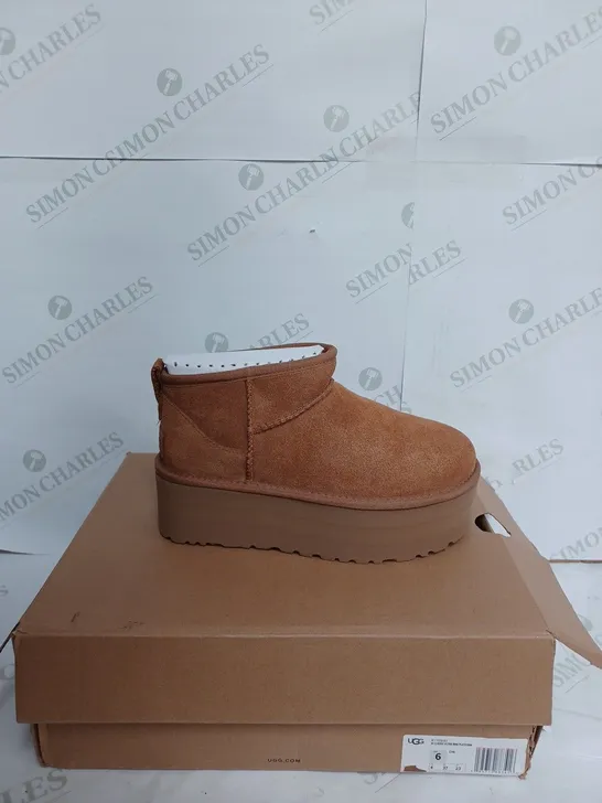 UGG W CLASSIC ULTRA MINI PLATFORM IN CHESTNUT - UK 4 