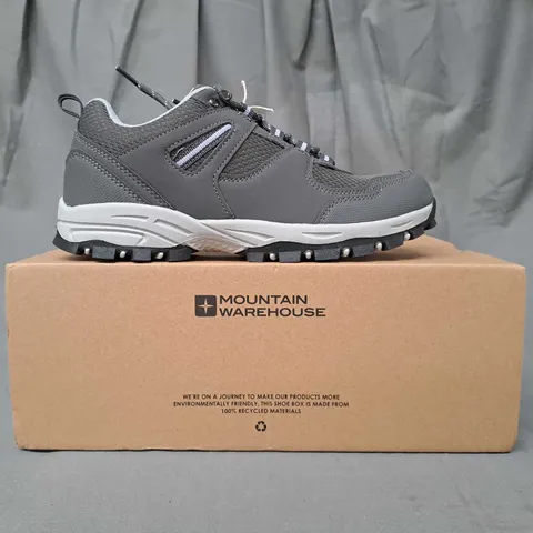 BOXED PAIR OF MOUNTAIN WAREHOUSE SHOES IN GREY UK SIZE 5