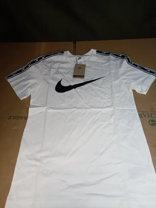 MENS NIKE OFF WHITE T-SHIRT SIZE SMALL