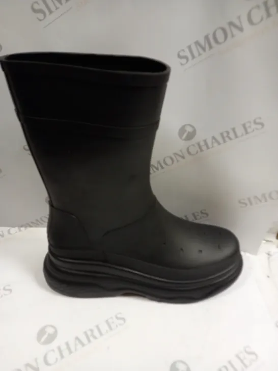 PAIR OF KOI FOOTWEAR BLACK WELLINGTON BOOTS - 9