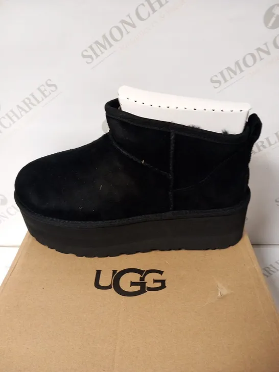 BOXED UGG CLASSIC ULTRA MINI PLATFORM SIZE 7