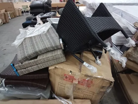 PALLET OF ASSORTED RATTAN EFFECT GARDEN FURNITURE PARTS 