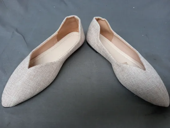 BOXED PAIR OF DESIGNER SLIP-ON SHOES IN SAND EU SIZE 36