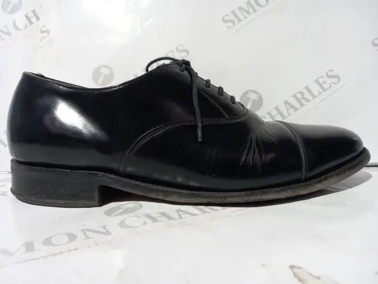 BOXED PAIR OF BARKER LACE UP SHOES IN BLACK SIZE 8.5