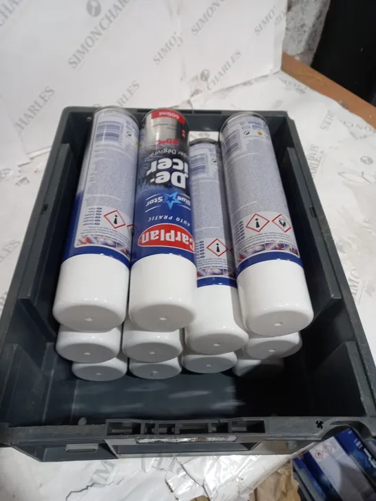 APPROXIMATELY 10 ASSORTED AEROSOL ITEMS TO INCLUDE - DE ICER - COLLECTION ONLY 