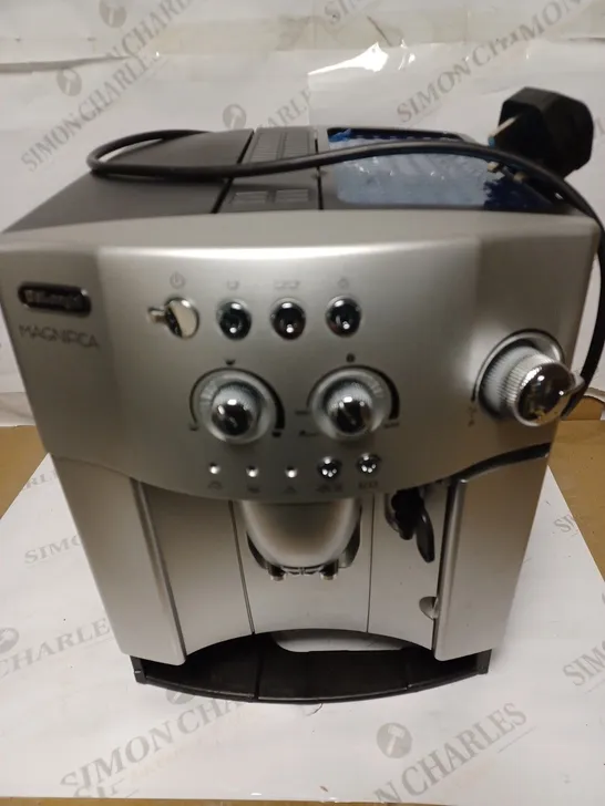 DELONGHI MAGNIFICA COFFEE MACHINE 