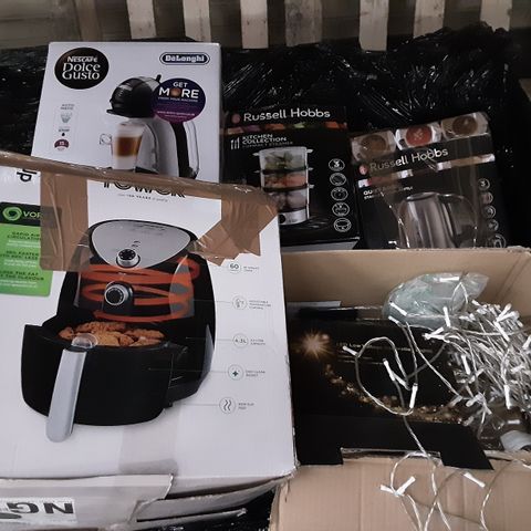 PALLET OF ASSORTED ELECTRICALS TO INCLUDE; TOWER AIR FRYER, NESCAFE DOLCE GUSTO, RUSSELL HOBBS COMPACT STEAMER, LED LOW VOLTAGE DECORATIVE LIGHTS AND RUSSELL HOBBS KETTLE