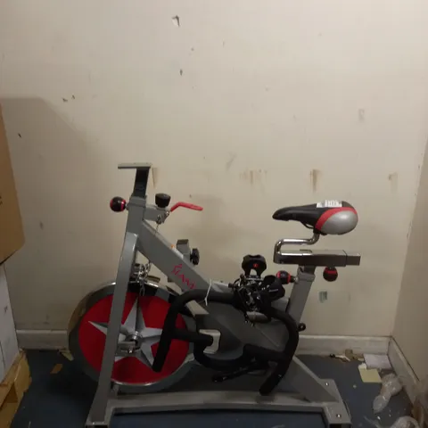 SUNNY HEALTH AND FITNESS INDOOR STUDIO CYCLE PRO EXERCISE BIKE