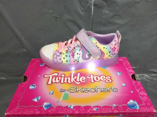 BOXED SKETCHERS TWINKLE-TOES I LIGHT UP LILAC FABRIC SNEAKERS SIZE KIDS 9.5