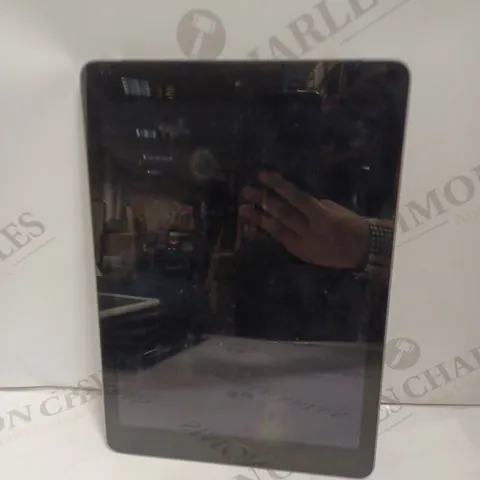 APPLE IPAD AIR A1475 - SLIVER