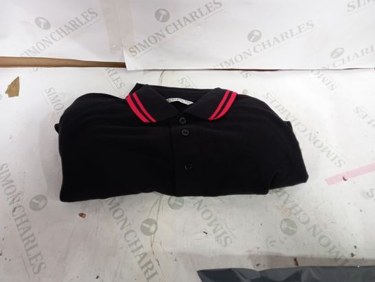 A BOX OF APPROXIMATELY 2 KUSTOM KITS RED AND BLACK POLO SHIRTS SMALL 