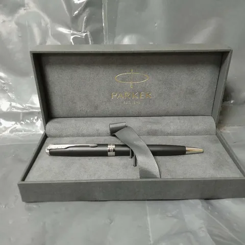 BOXED PARKER BALL POINT PEN IN BLACK