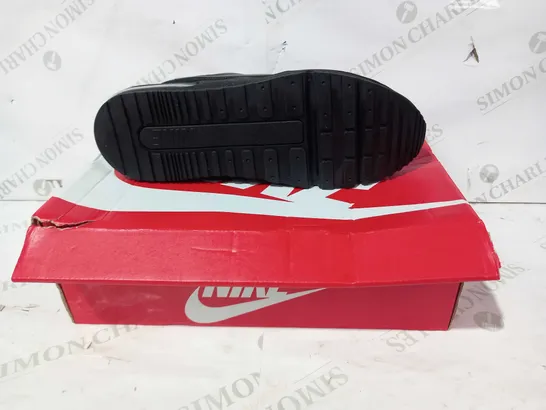 BOXED PAIR OF NIKE AIR MAX LTD 3 SHOES IN BLACK UK SIZE 8