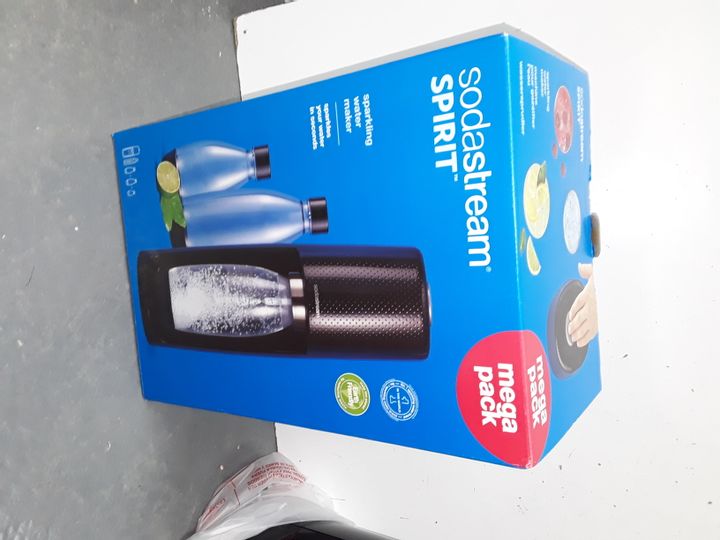 SPIRIT SPARKLING WATER MAKER MEGA PACK 3133131Simon Charles Auctioneers