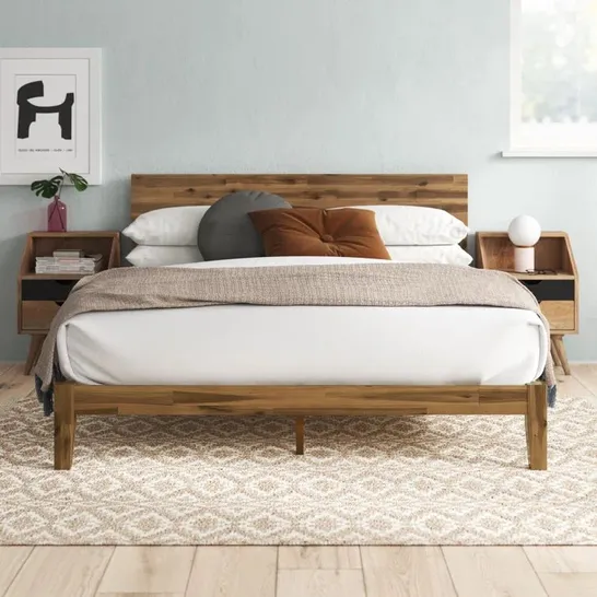 BOXED SADE PLATFORM WOOD BED // SIZE: KING (1 BOX)