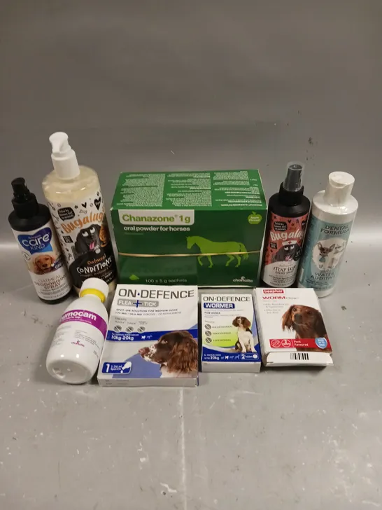 APPROXIMATELY 20 ASSORTED PET CARE PRODUCTS TO INCLUDE BUGALUGS ITCHY SKIN SPRAY, BEAPHAR WORM CLEAR, ON DEFENCE SPOT-ON SOLUTION ETC 