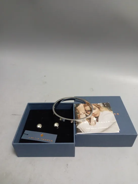 BOXED AMELIA PARKER STAINLESS STEEL BRACELET AND EARRINGS SET IN SILVER