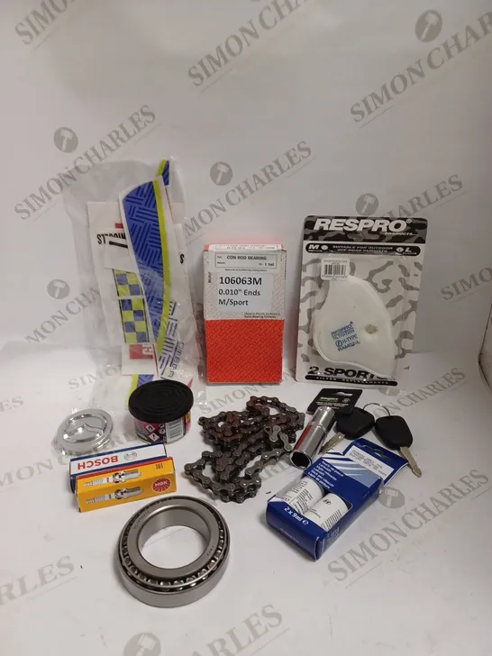 BOX OF APPROXIMATELY 15 ASSORTED VEHICULAR PRODUCTS TO INCLUDE SPARK PLUGS, CON ROD BEARING, TOUCH UP PENCIL ETC 