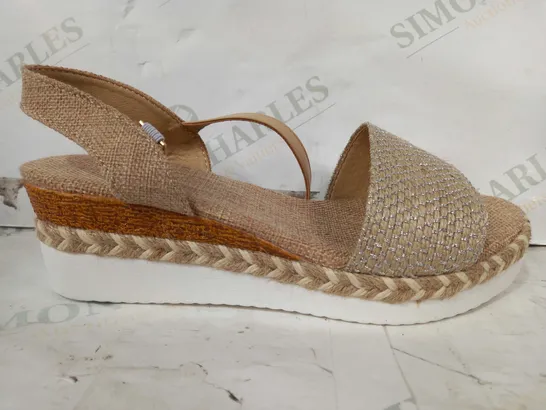 BOXED PAIR OF DESIGNER OPEN TOE WEDGE SANDALS IN SAND COLOUR EU SIZE 38