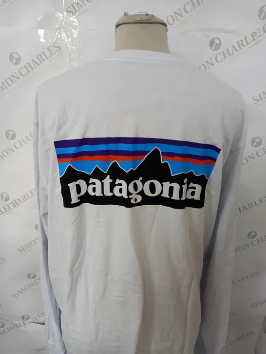 PATAGONIA LONG SLEEVED GRAPHIC T-SHIRT SIZE L