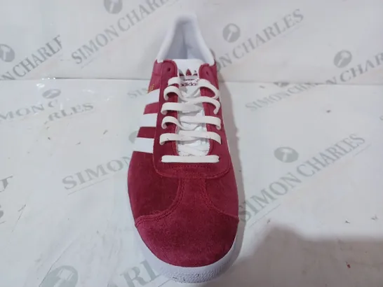 BOXED PAIR OF ADIDAS GAZELLE SHOES IN WILD BERRY COLOUR UK SIZE 9