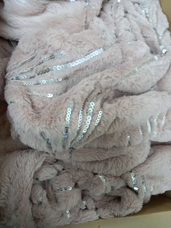 JULIEN MACDONALD JM ART EMBELLISHED THROW IN PINK