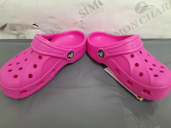 PAIR OF CROCS KIDS BAYA CLOGS IN PINK UK SIZE C10