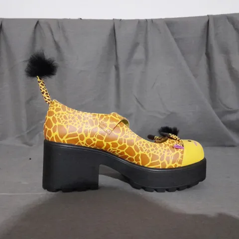 PAIR OF KOI TIRA MARY JANES GRAZING GIRAFFE EDITION SIZE 6 