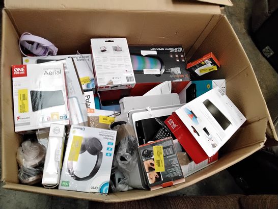 BOX OF ASSORTED ELECTRONIC ITEMS TO INCLUDE PORTABLE DVD WRITER, BLACKWEB GAMING KEYBOARD, ONN PORTABLE AM/FM RADIO, ONE FOR ALL AERIAL,  STATUS LED STRIP, MIXX STREAMBUDS LX, PHILIPS CLOCK RADIO, ETC