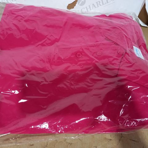 LOT OF APPROXIMATELY 5 BRAND NEW AWD TOPS IN HOT PINK SIZE XL