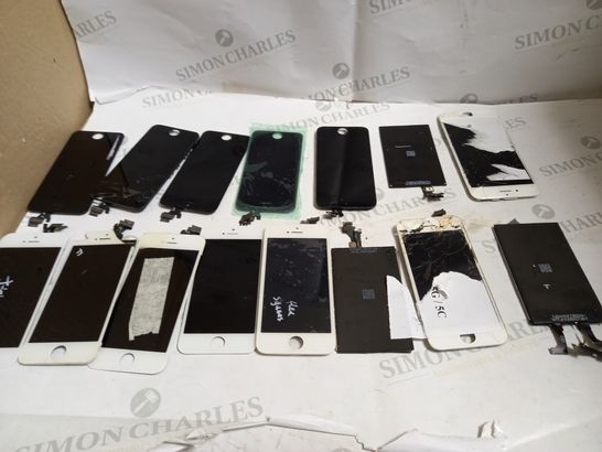 LOT OF 15 LCD'S FOR IPHONES 