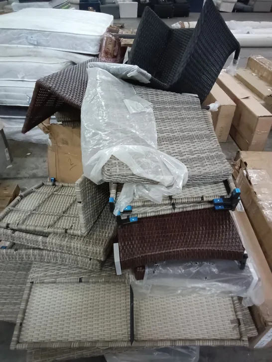 PALLET OF ASSORTED RATTAN EFFECT GARDEN FURNITURE PARTS 