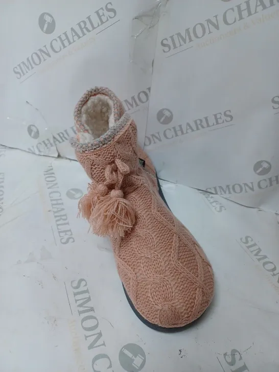 UNBOXED PAIR OF ML LINA SLIPPER BOOT IN ROSE GOLD - SIZE UK 8