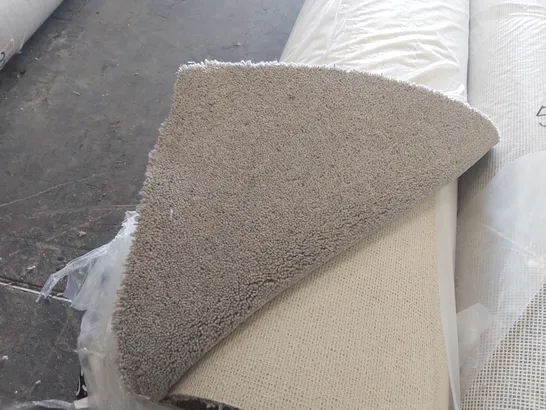 ROLL OF QUALITY EC HEARTLAND BROADHEATH CARPET // APPROX SIZE: 5 X 2.8m