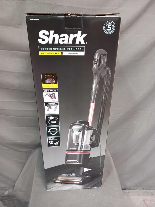 BRAND NEW BOXED SHARK NZ690UKT CORDED UPRIGHT PET MODEL ANTI HAIR WRAP AND LIFT AWAY VACUUM CLEANER